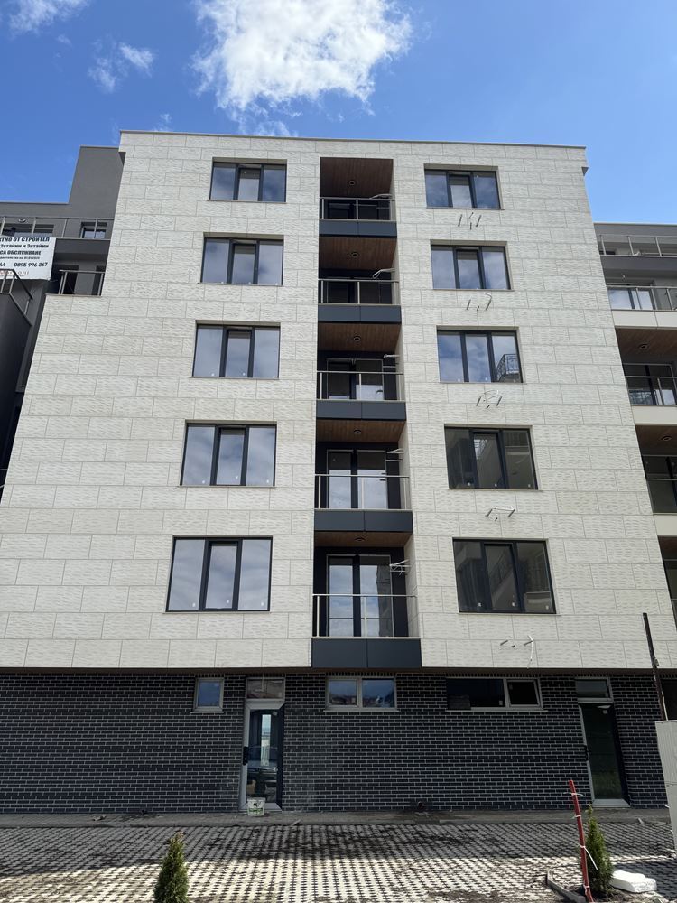 Třípokojový apartmán s čelním panoramatickým výhledem na moře v Pomorie – první linie u moře, Jižní pláž a bez poplatku za údržbu!