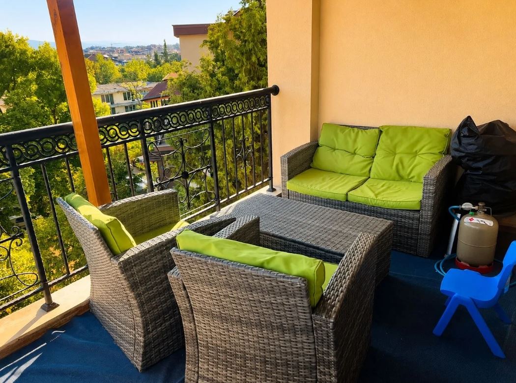 Prostorný mezonetový apartmán s panoramatickou terasou v Ravdě – skvělá volba pro bydlení, odpočinek nebo investici