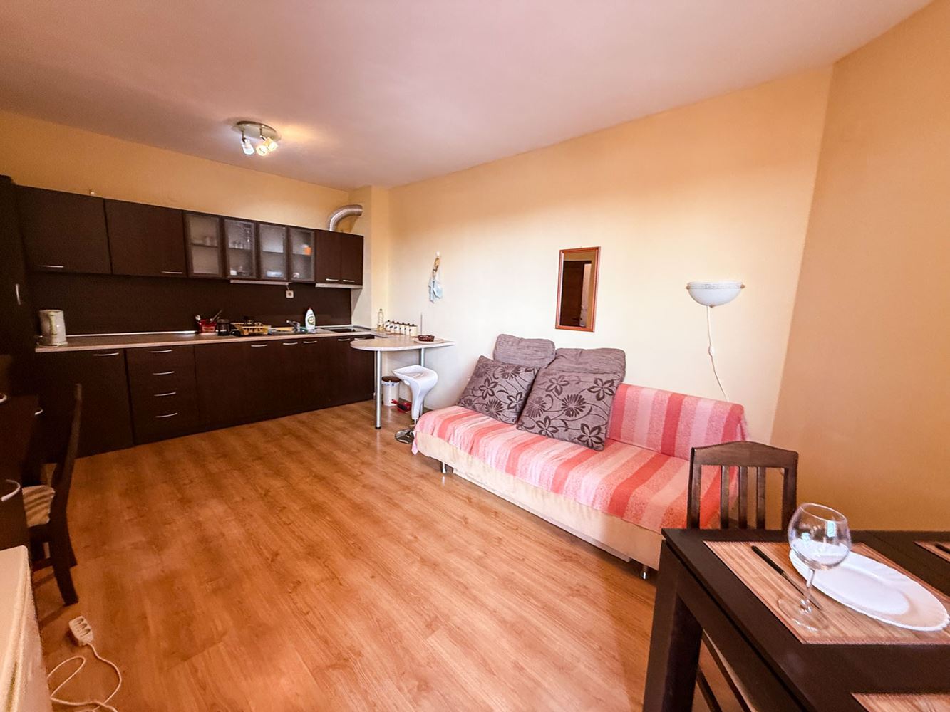 Sluneční pobřeží: útulný apartmán s jednou ložnicí s nízkým poplatkem za údržbu