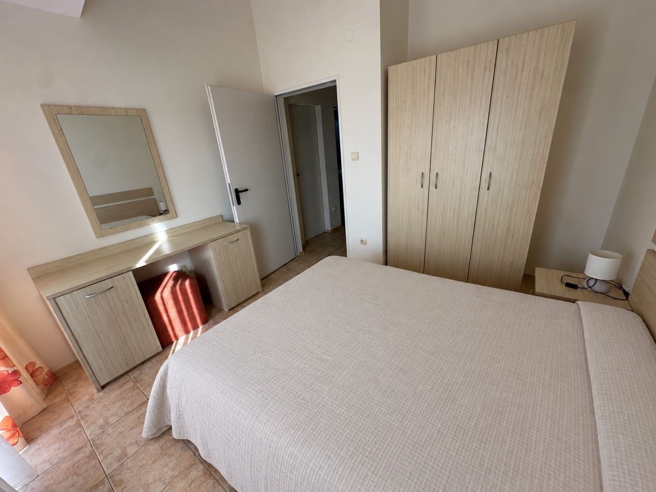 Apartmán se dvěma ložnicemi ve Sveti Vlas – komfort, klid a výborná lokalita