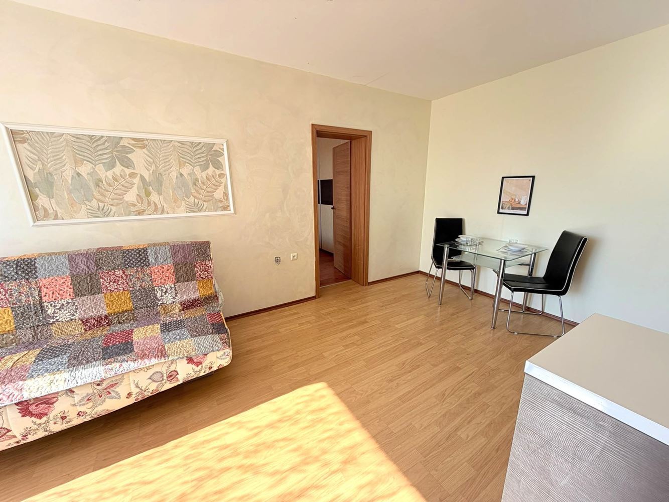 Světlý a teplý apartmán s jednou ložnicí u aquaparku v Sunny Beach – výborná investice k pronájmu