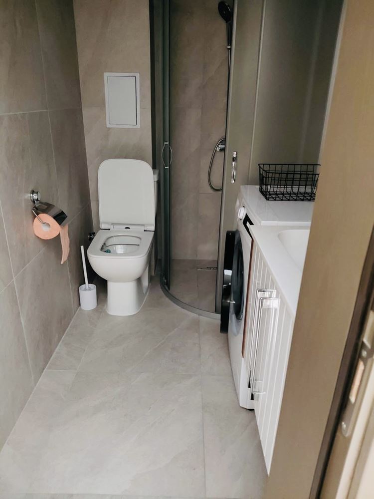 Přímořský komfort s výhledem na bazén – apartmán s jednou ložnicí v prestižním komplexu v Slunečném pobřeží