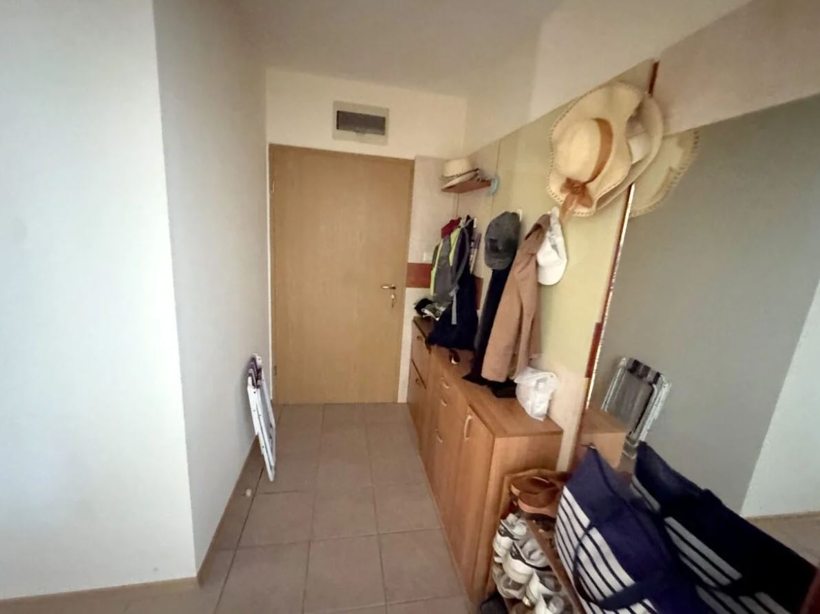 Apartmán se dvěma ložnicemi v první linii u moře v Ravdě – panoramatický výhled na moře a prestižní poloha