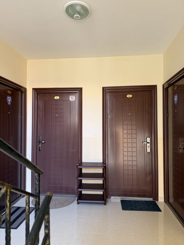 Útulný apartmán s jednou ložnicí v Ravdě v komplexu – připravený k bydlení