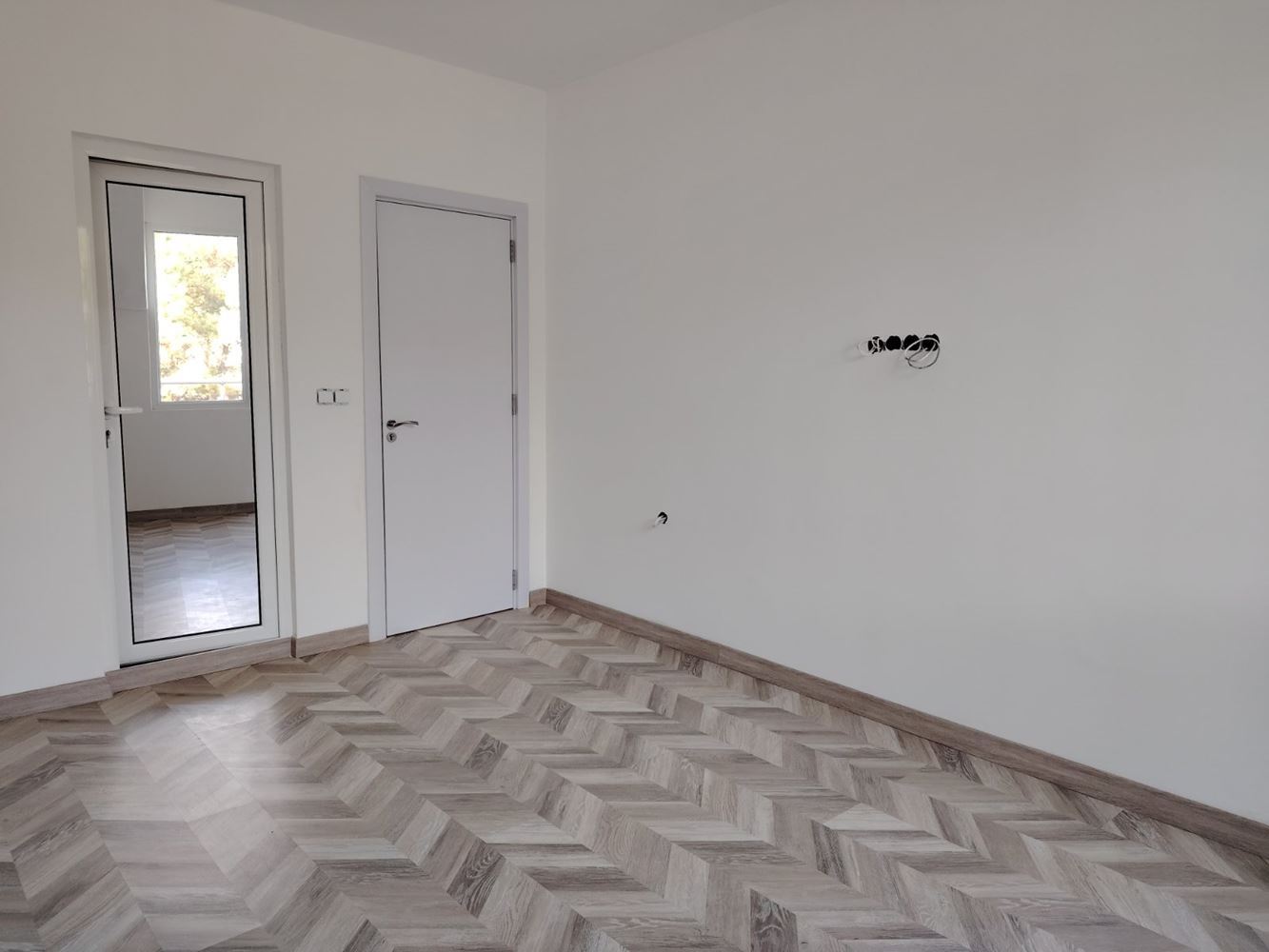 Nový 3pokojový byt bez poplatku za údržbu – po rekonstrukci, v „Černé moře 1“, Nesebar