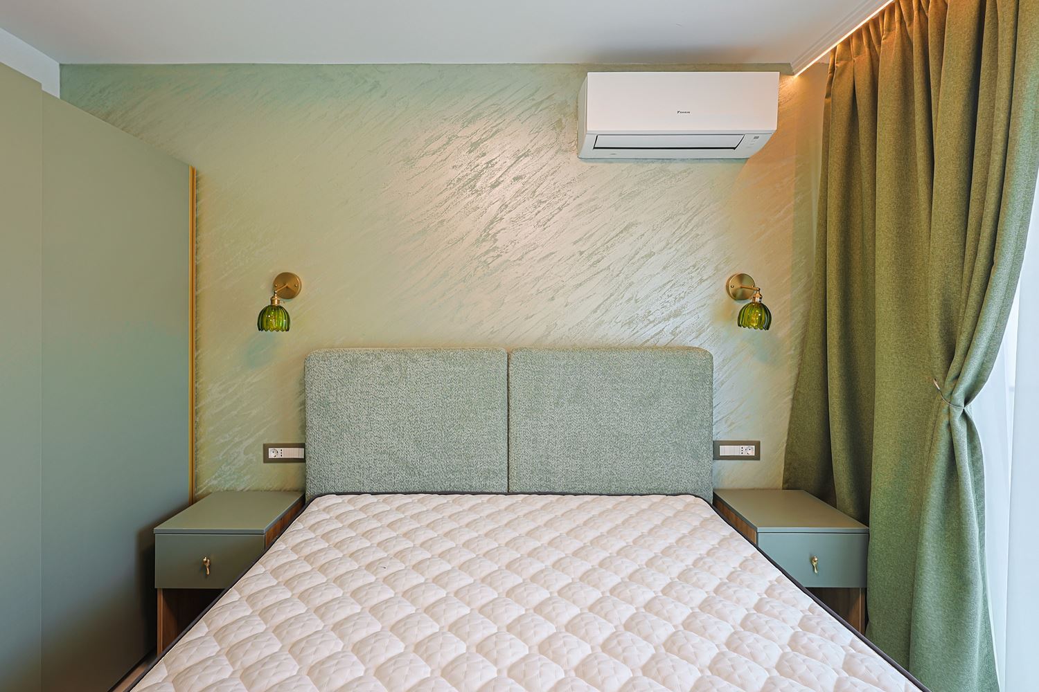 Apartmán se dvěma ložnicemi a panoramatickým výhledem na moře v klidném zeleném komplexu ve Slunečném pobřeží