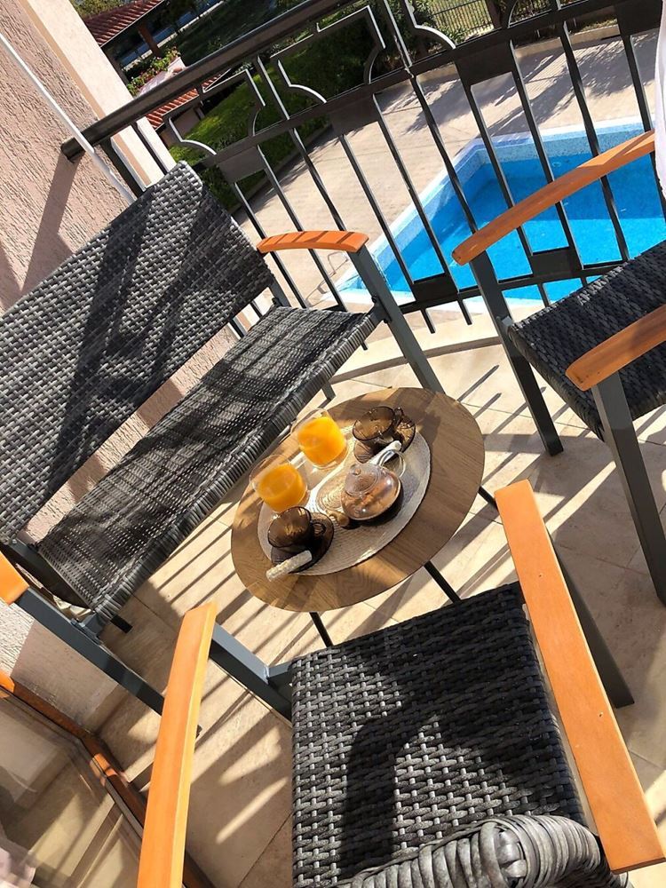 Prostorné studio s výhledem na bazén v Sunny Beach – plně zařízené
