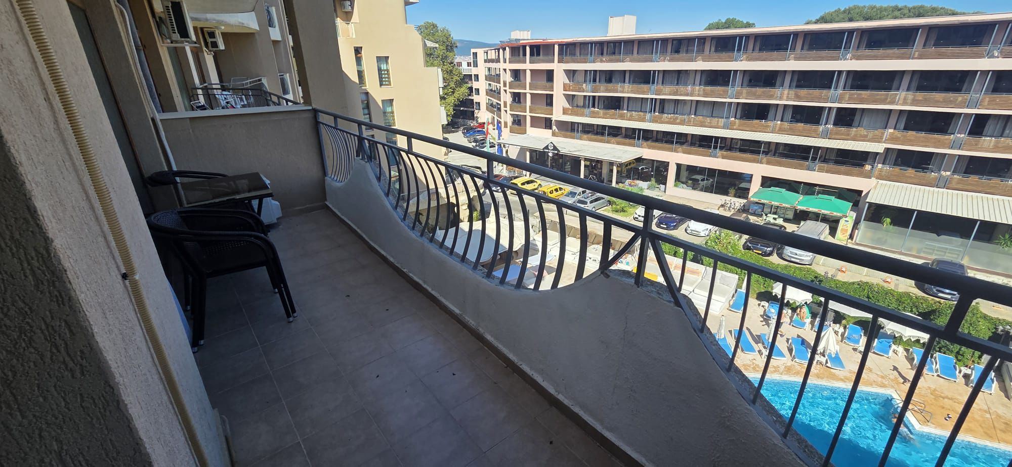 Apartmán s jednou ložnicí 100 m od pláže v Slunečném pobřeží – zařízený a připravený k nastěhování
