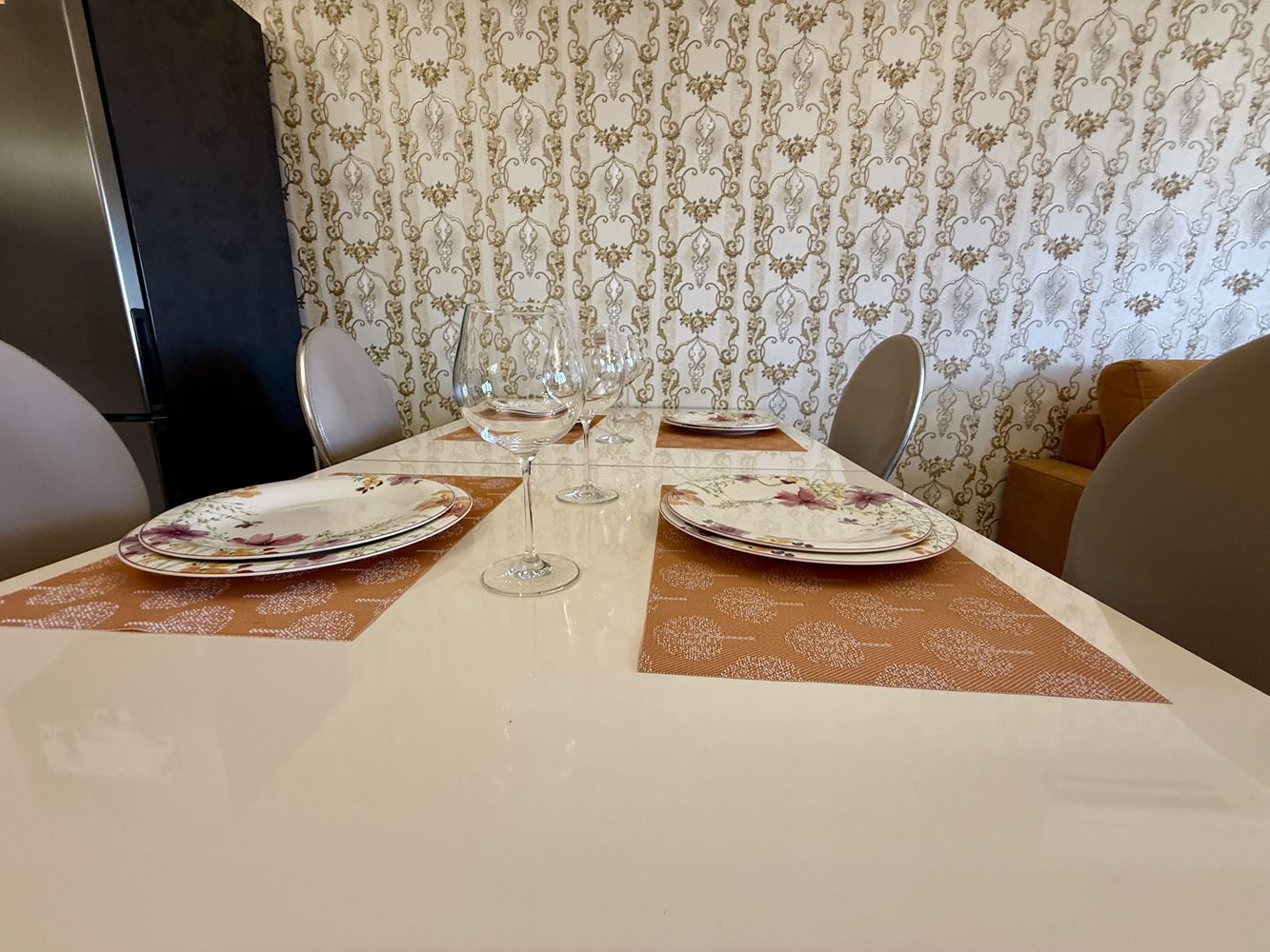 Apartmán v první linii ve Sveti Vlas – stylová nemovitost u pláže a jachetního přístavu „Marina Dinevi“