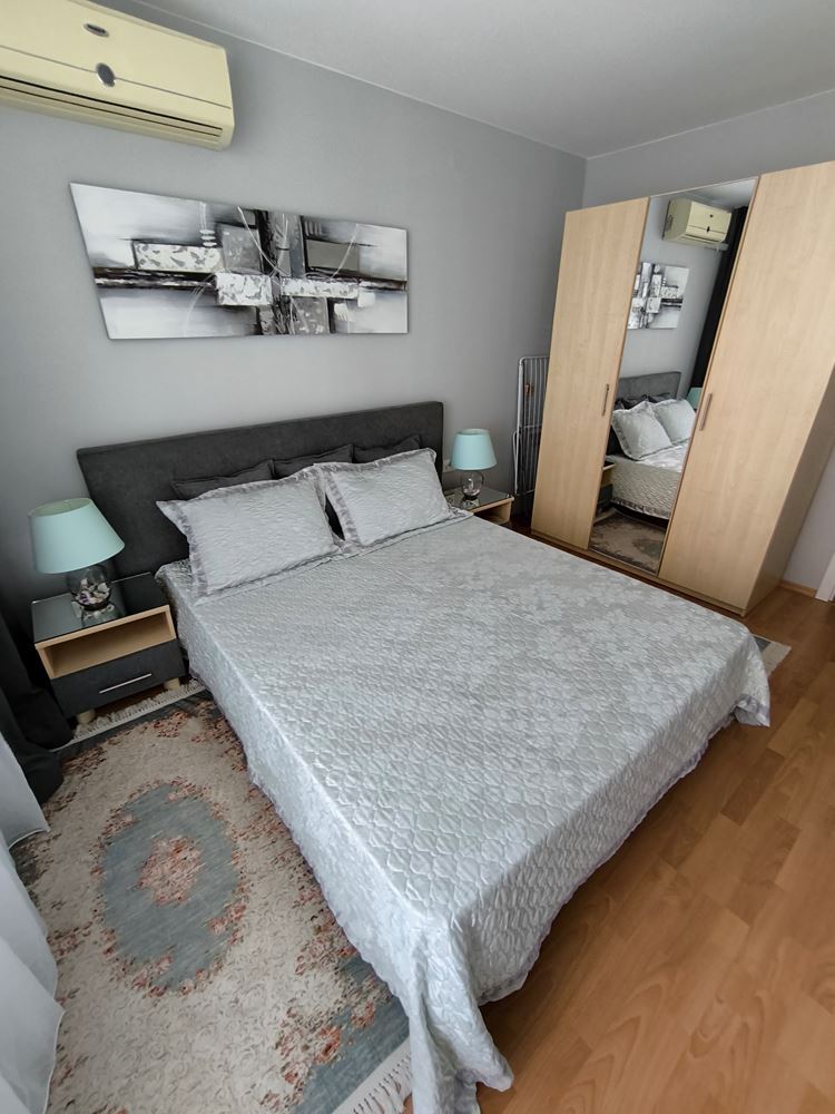 Luxusní apartmán s jednou ložnicí v první linii u moře ve Svetém Vlasu