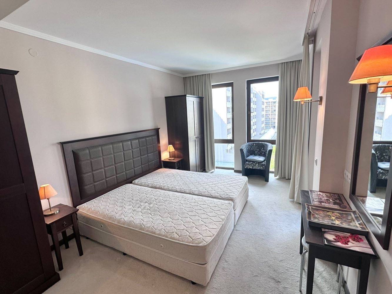 Luxusní apartmán s jednou ložnicí a panoramatickým výhledem na moře v prestižním komplexu na Slunečném pobřeží