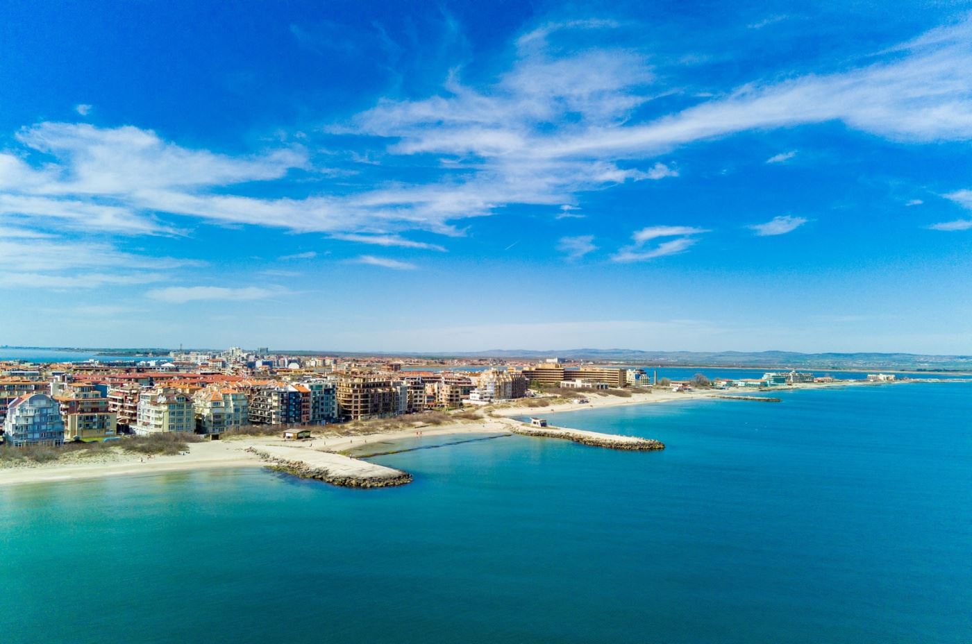 Prostorný apartmán se dvěma ložnicemi, panoramatickou terasou a výhledem na moře v srdci Pomorie