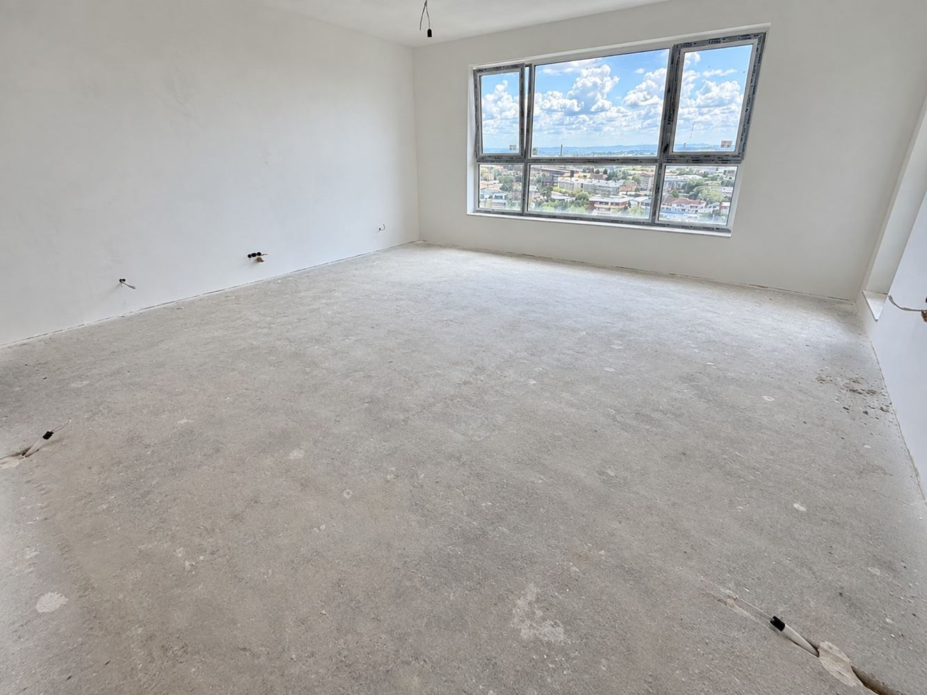 Moderní apartmán se dvěma ložnicemi a výhledem na jezero v Burgasu. S parkovacím místem!