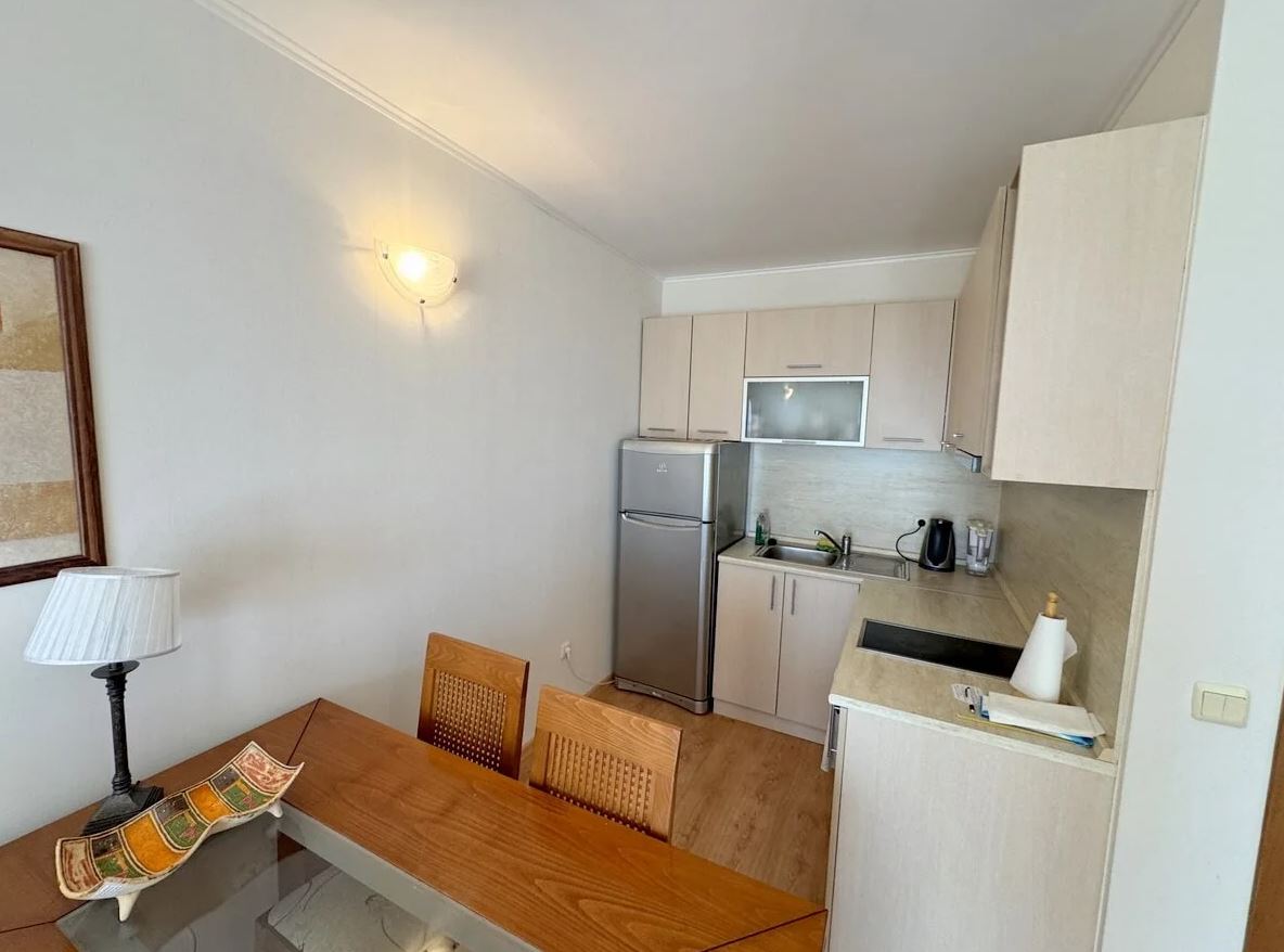 Dvouizbový apartmán s výhledem na moře v uzavřeném komplexu v Ravdě – 200 m od moře