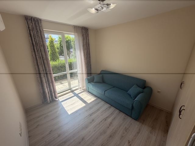 Útulný apartmán s jednou ložnicí a obrovskou terasou v Ravdě – váš osobní prostor u moře