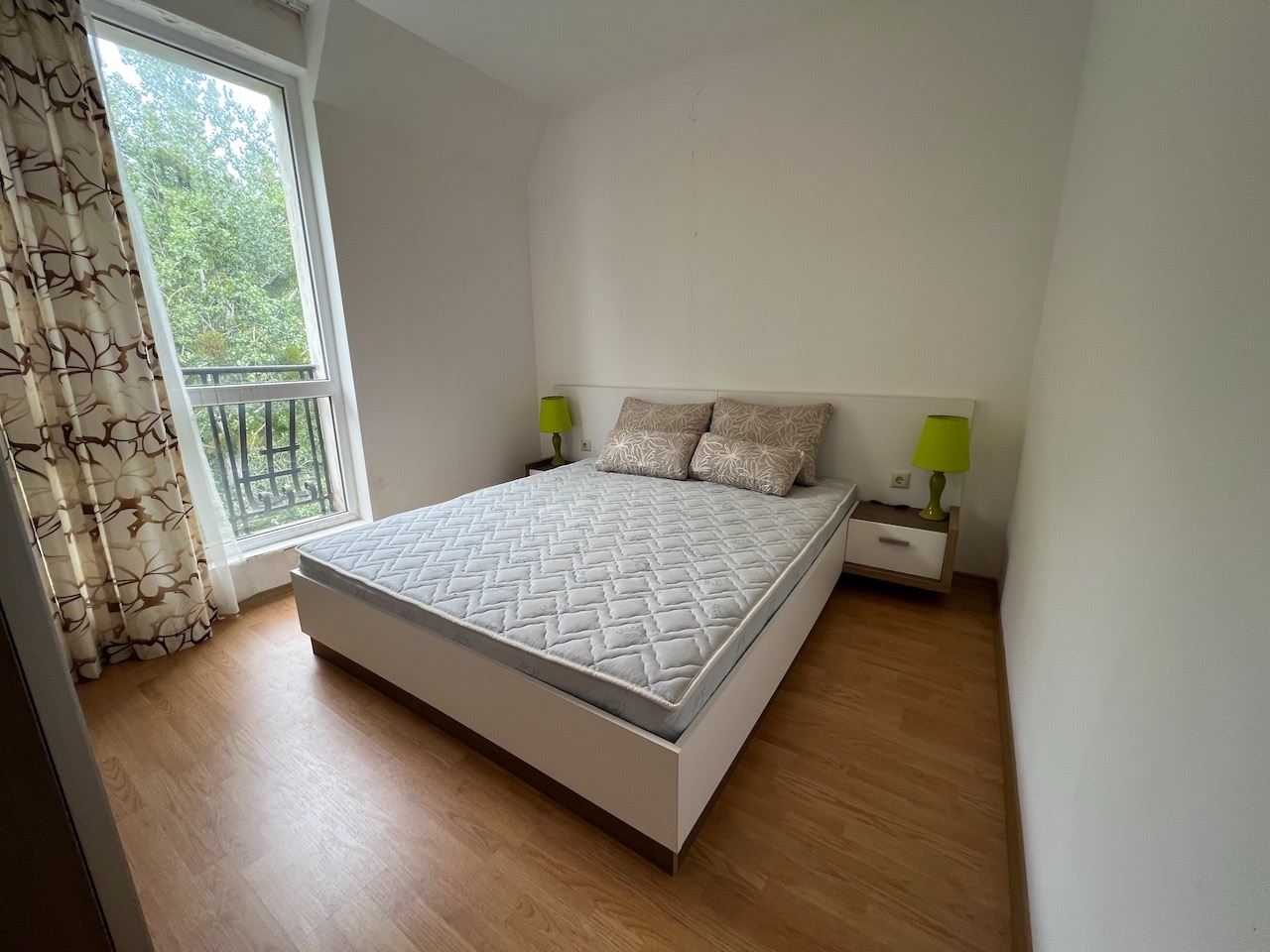 Apartmán s jednou ložnicí v Slunečném pobřeží – připravený k užívání a pronájmu