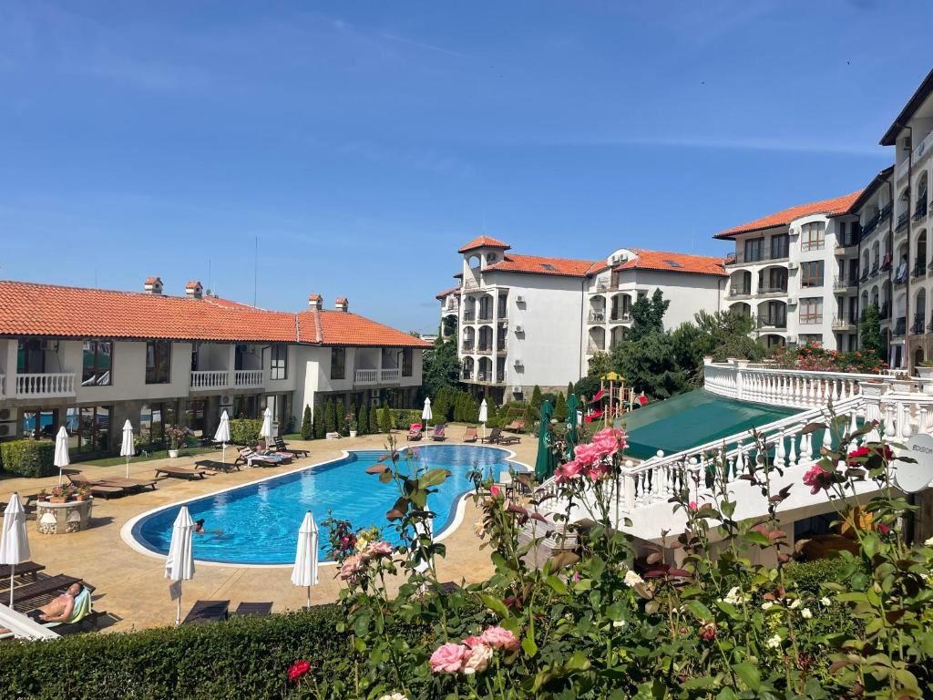 Útulný apartmán s jednou ložnicí v udržovaném komplexu – komfort, klid a vynikající podmínky pro odpočinek